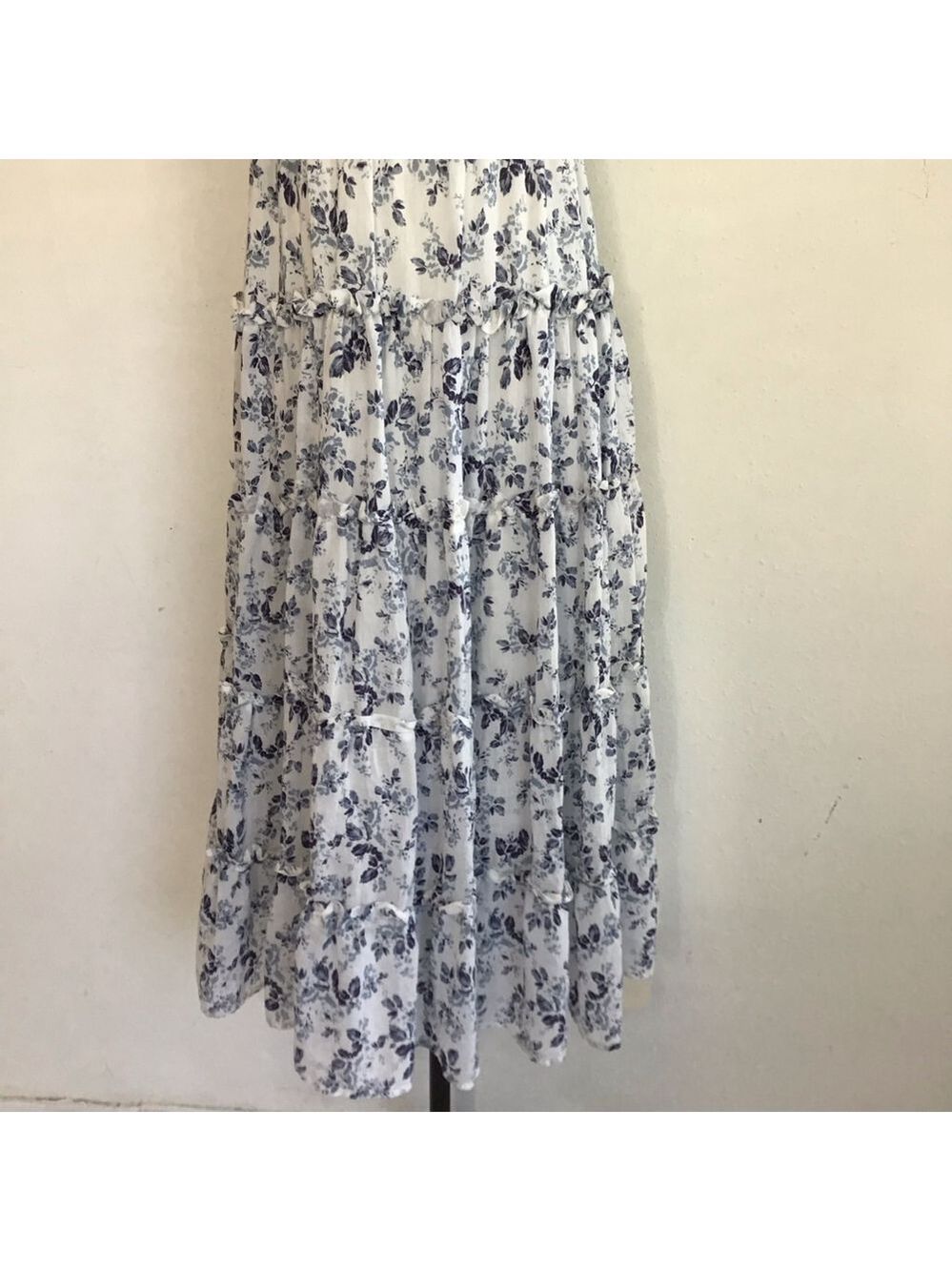 Moon River Women Elegant White Blue Floral Tiered Backyard Party Maxi Dress M - Picture 6 of 13